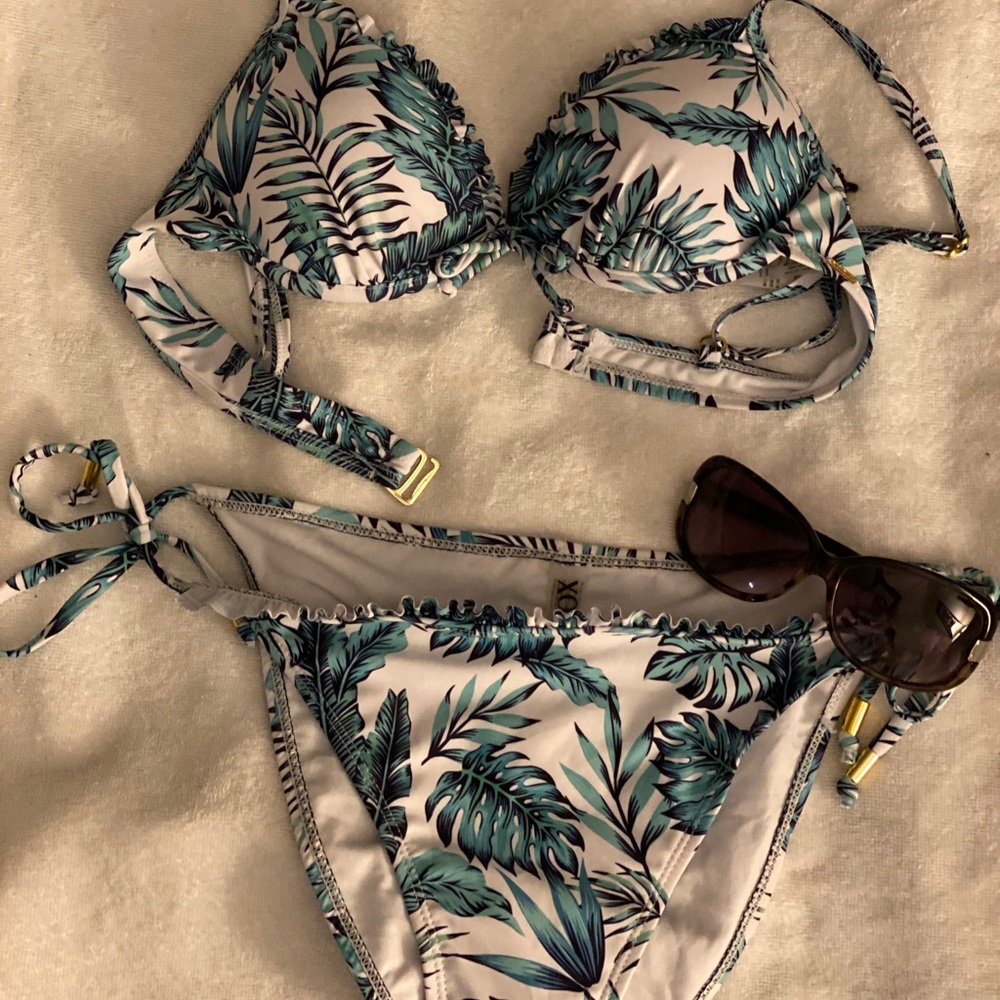 Roxy Ladies Size M Swimsuit Set NWT